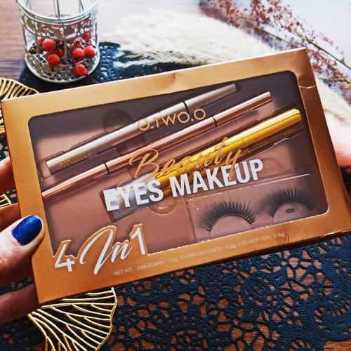 Customer photo review of O.TWO.O 4 IN 1 EYE MAKEUP SET