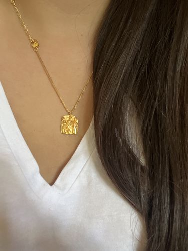 Customer photo review of The Graces Necklace
