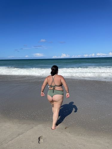 Customer photo review of 'Thrive' High Rise Cheeky Bikini Bottoms