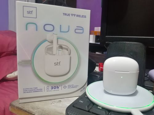 Customer photo review of Nova: Audífonos TWS con Cancelación de Ruido Ambiental y Cargador inalámbrico Blanco | STF