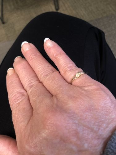 Customer photo review of Black Hills Gold Petite Foliage Ring I