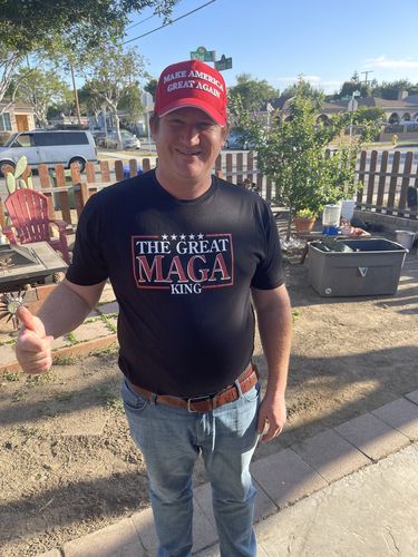 Customer photo review of The Great Maga King 2 Color Men's Apparel