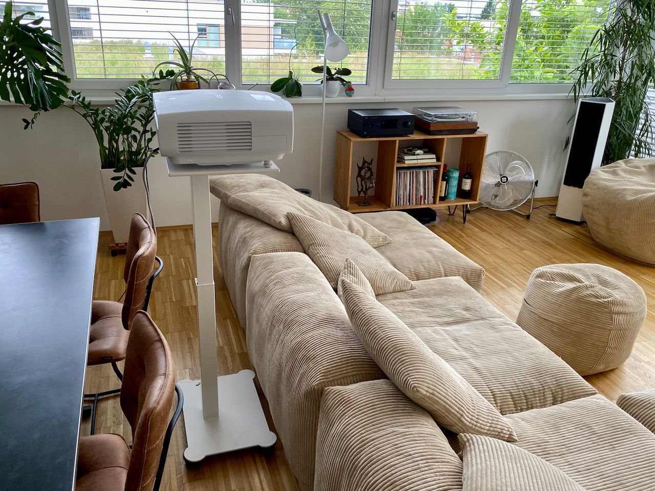 Customer photo review of Height adjustable desk MAHTUVA S 50x35 | SELKA