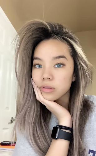 Customer photo review of Love Story Dopamine Colored Contact Lenses