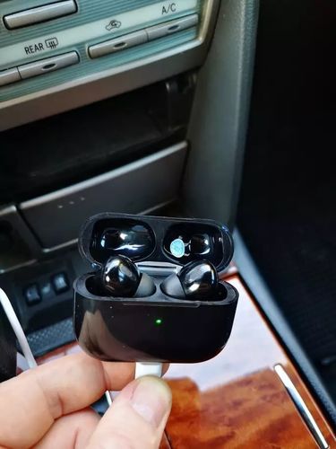 Customer photo review of Wireless Earphones