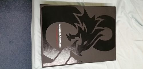 Customer photo review of D&D Core Rulebook Geschenk-Set NEUE VERSION