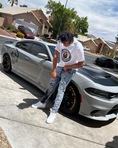 Customer photo review of Split Shredded Denim (Camo Bleach)