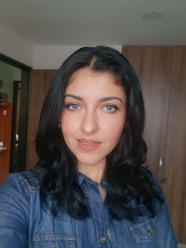 Customer photo review of Aurora Azul Blue Colored Contacts