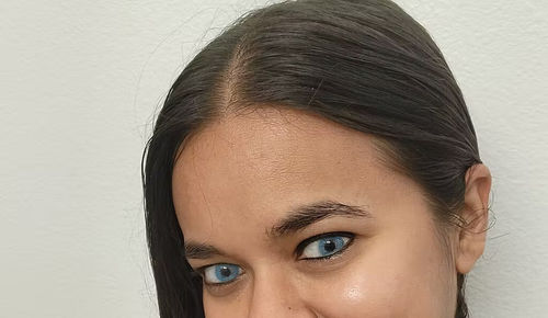Customer photo review of Aurora Azul Blue Colored Contacts