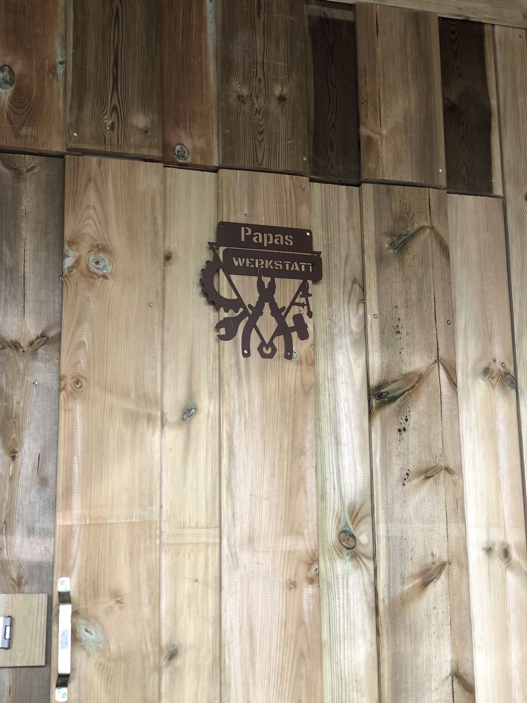 Customer photo review of Werkstattschild - Dreieck aus edlem Stahl (personalisierbar)