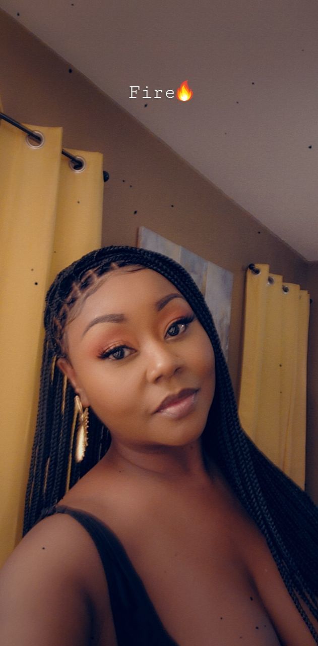 Customer photo review of Knotless Braids - Coco