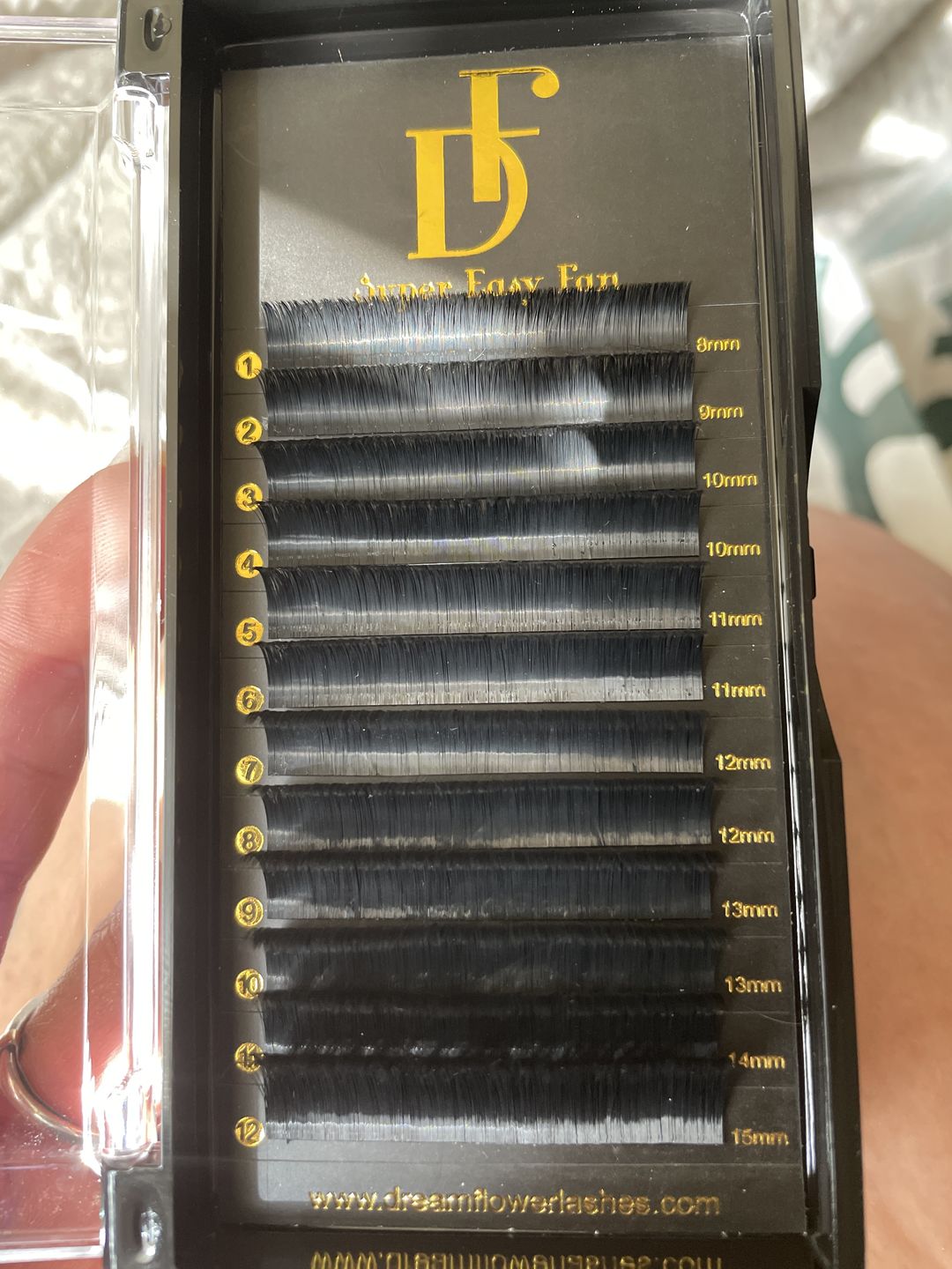Customer photo review of Super Easy Fan Lash Extensions 0.05mm