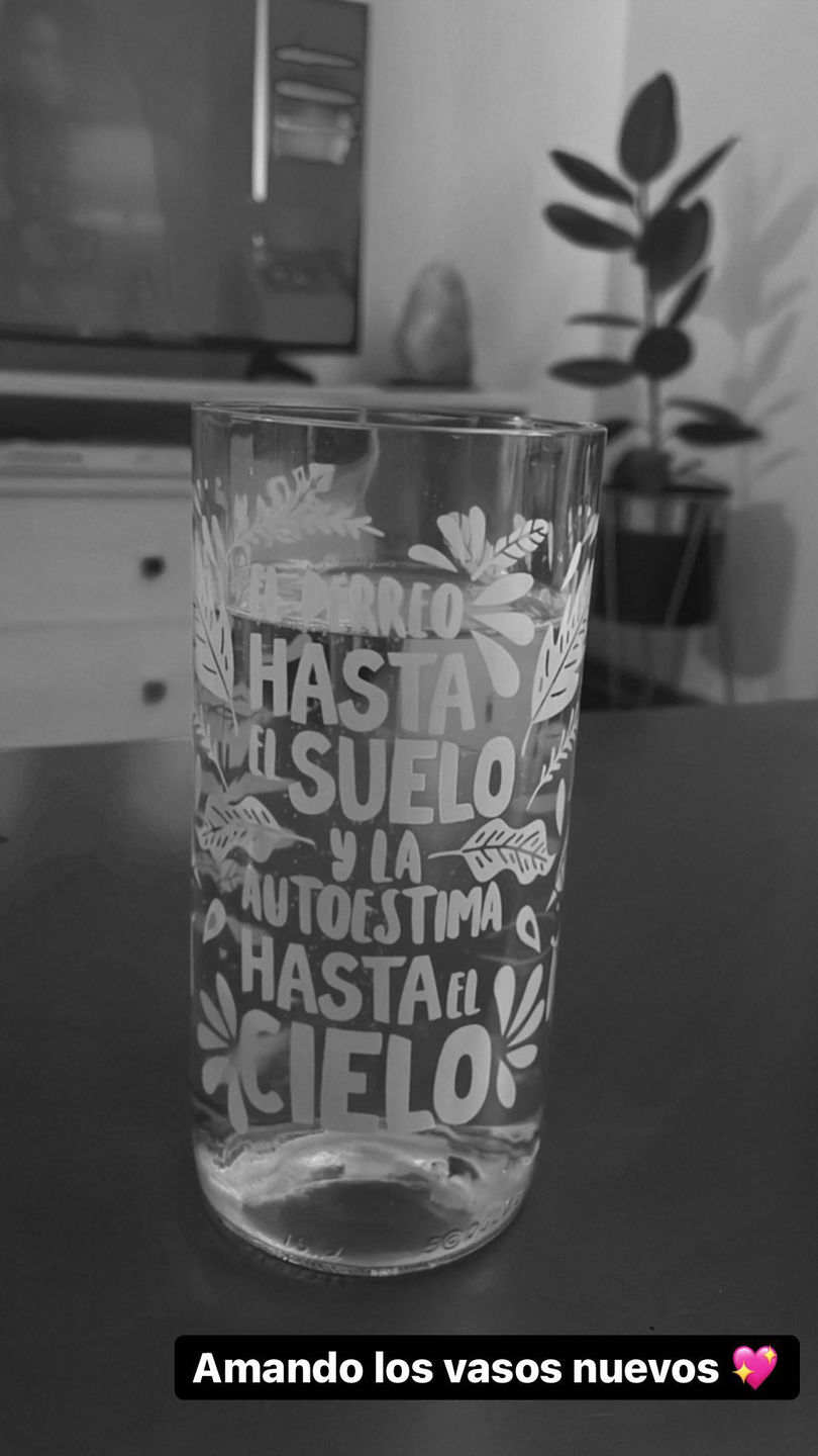 Customer photo review of Vaso Feminista Girl Power Juego de 6 Vasos