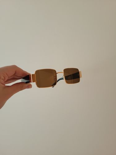 Customer photo review of Square Frame Sunglasses