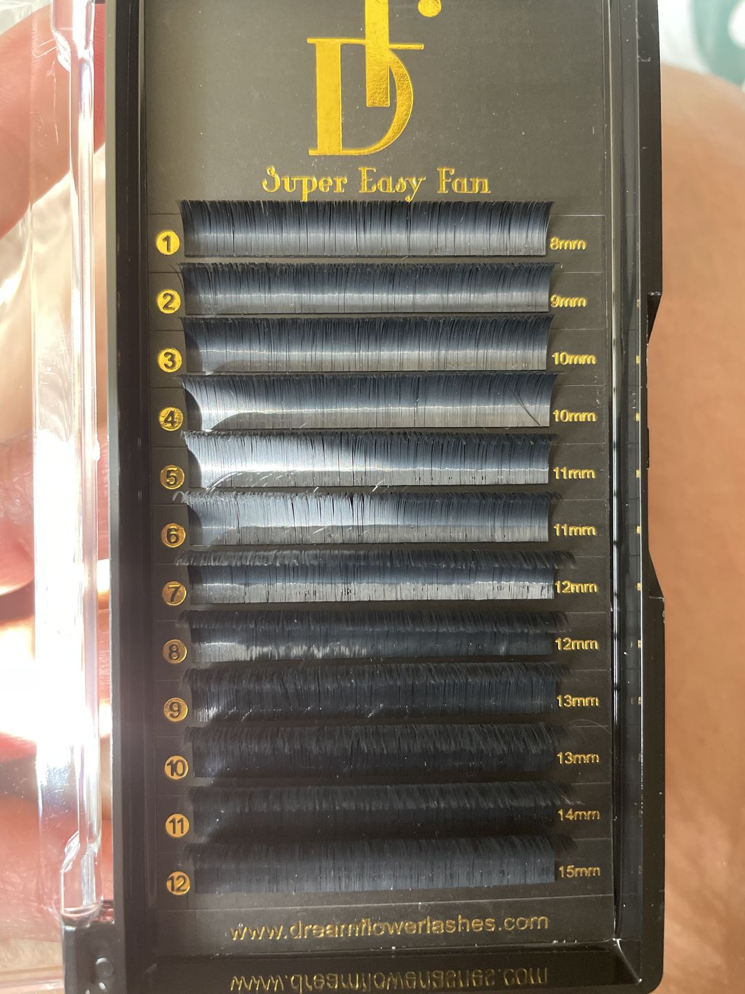 Customer photo review of Super Easy Fan Lash Extensions 0.07mm