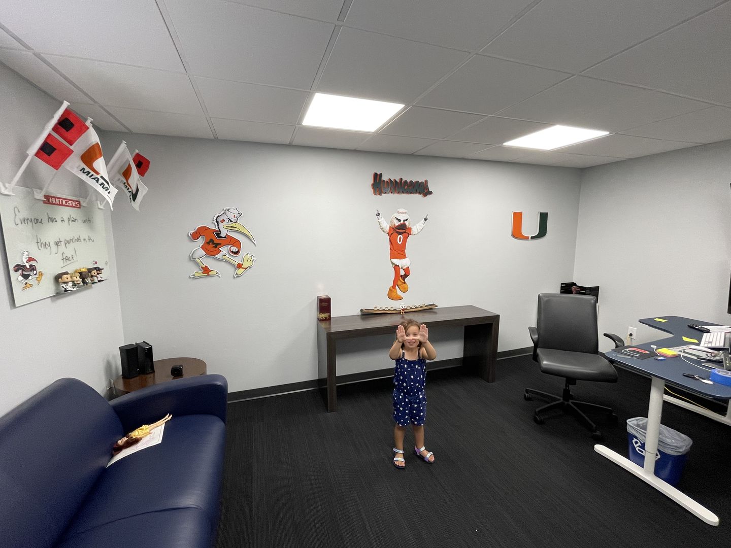 Customer photo review of Miami Hurricanes "U" 3D Vintage Metal Wall Art