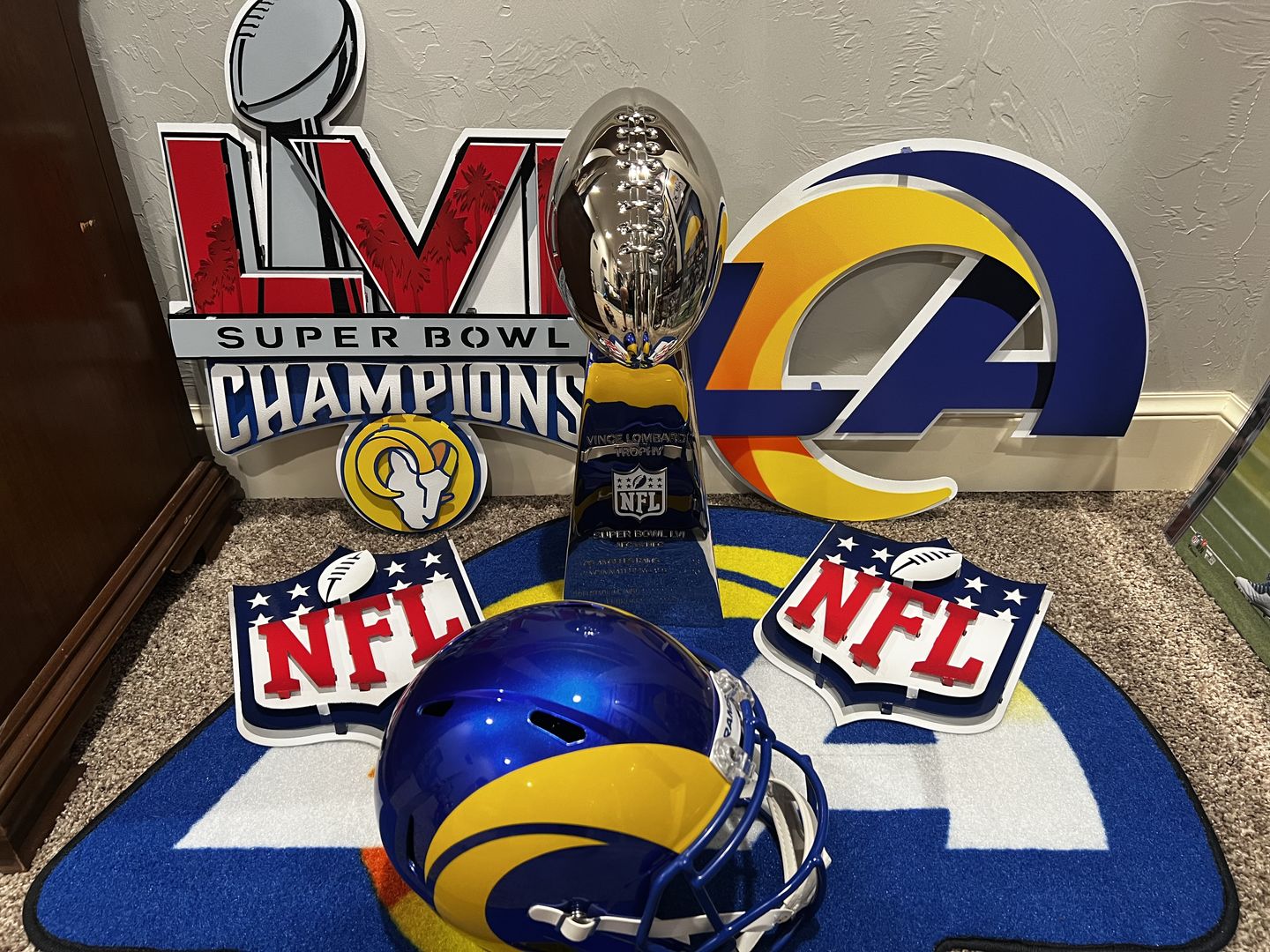 Customer photo review of Los Angeles Rams "LA" Logo 3D Vintage Metal Wall Art