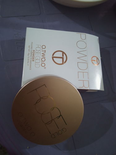 Customer photo review of O.TWO.O ROSE GOLD COMPACT POWDER