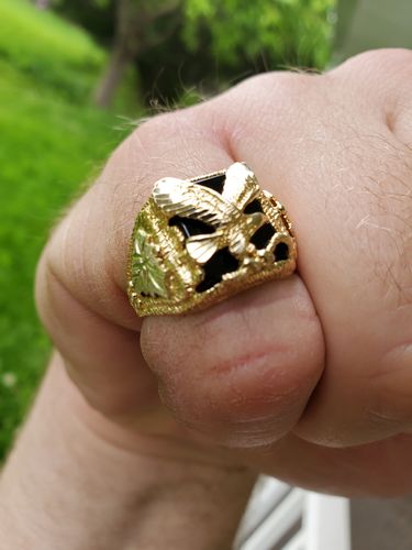 Customer photo review of Black Hills Gold Mens Onyx Eagle Ring