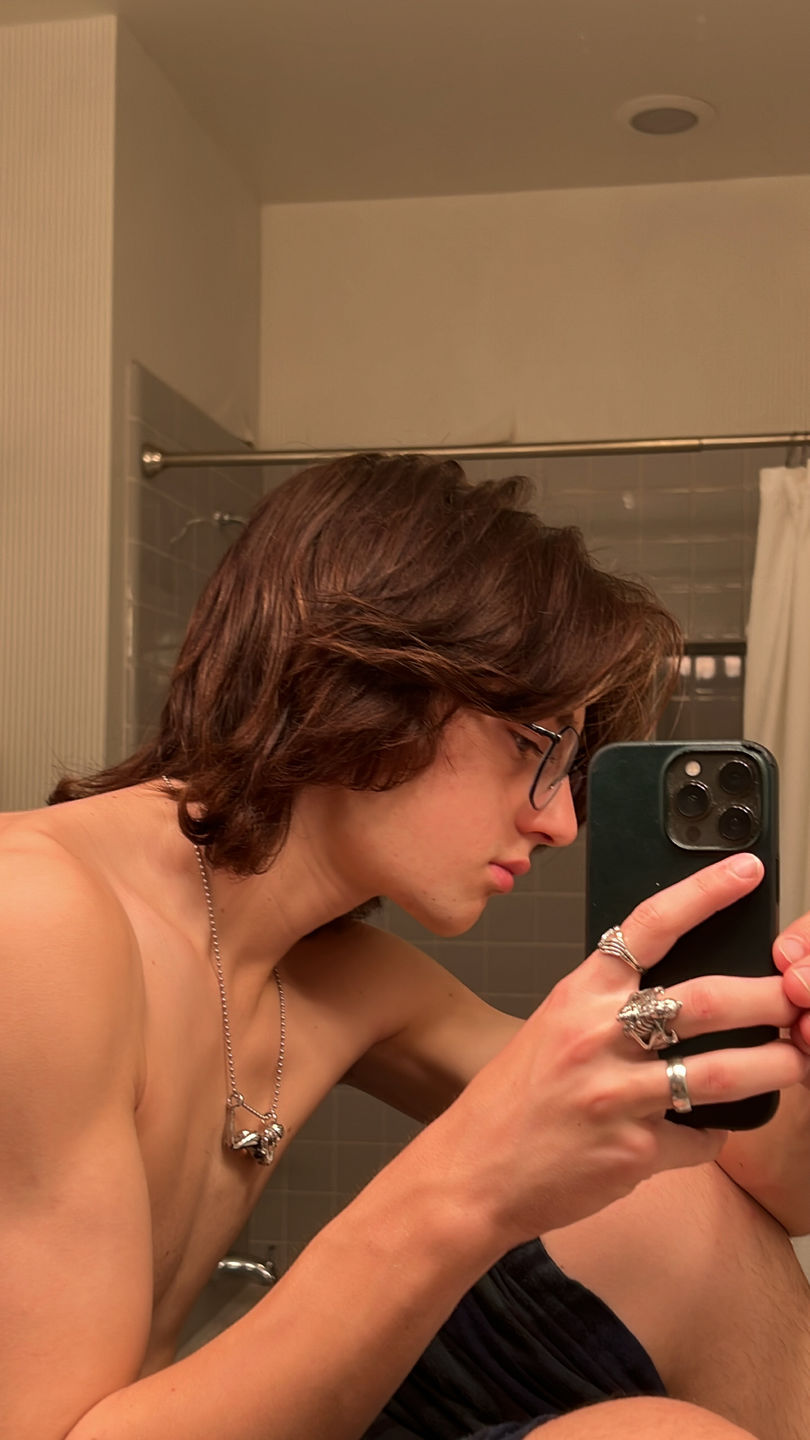 Customer photo review of SUCCUBUS PENDANT (FULL BODY)