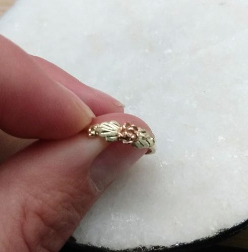 Customer photo review of Black Hills Gold Little Rose Ring