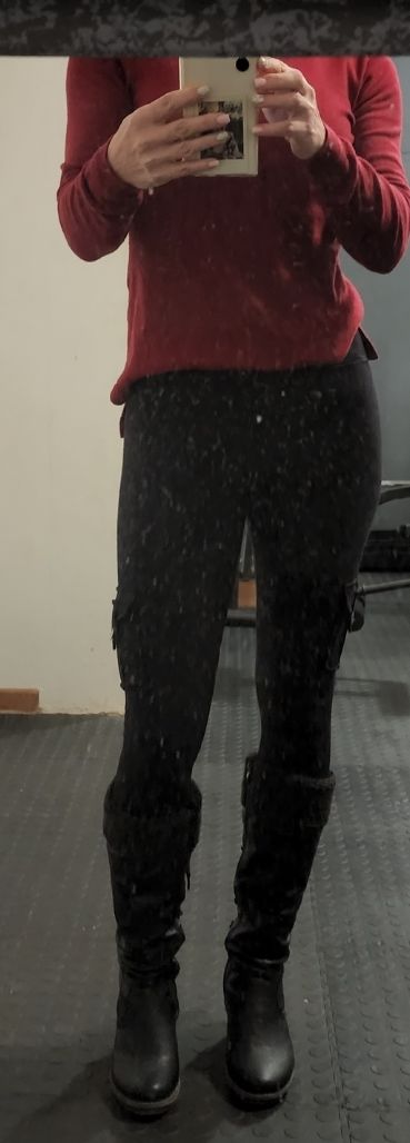 Customer photo review of Shapewear TNG Cargo Leggings - Olive