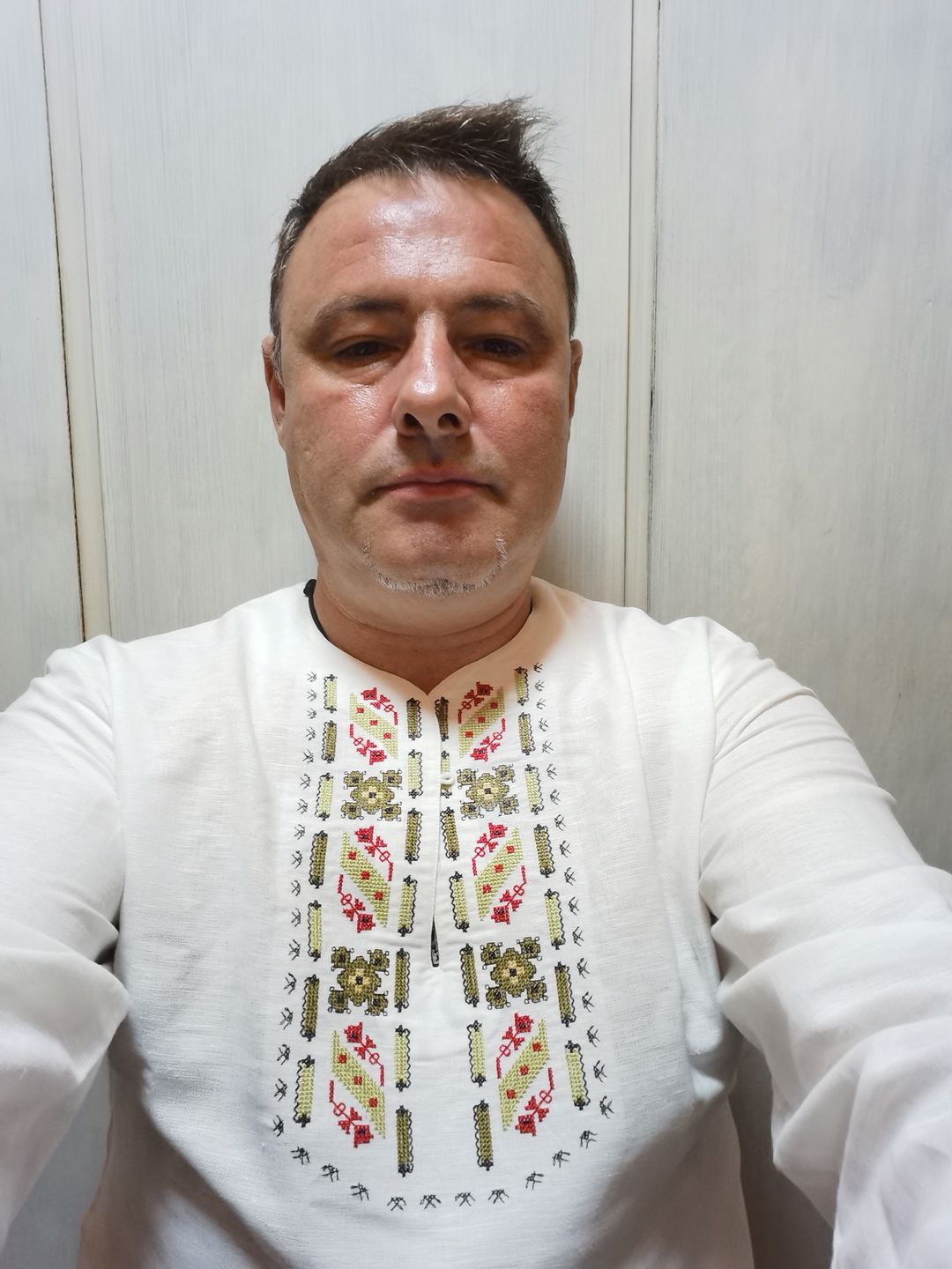 Customer photo review of Мъжка риза бродирана с шевица "Защита"