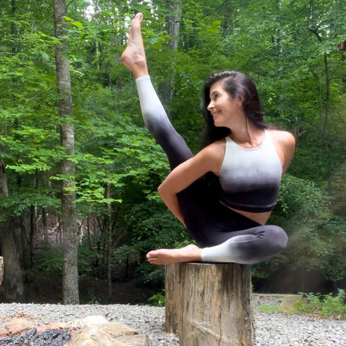 Customer photo review of Sunset Legging - Onyx / Cloud