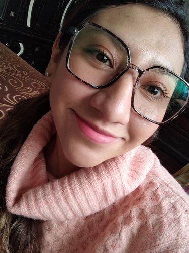 Customer photo review of Maquillaje Líquido CM25