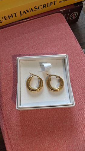 Customer photo review of Chunky Gold Hoop Earrings