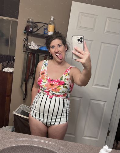 Customer photo review of Traveler Top | Pink Floral