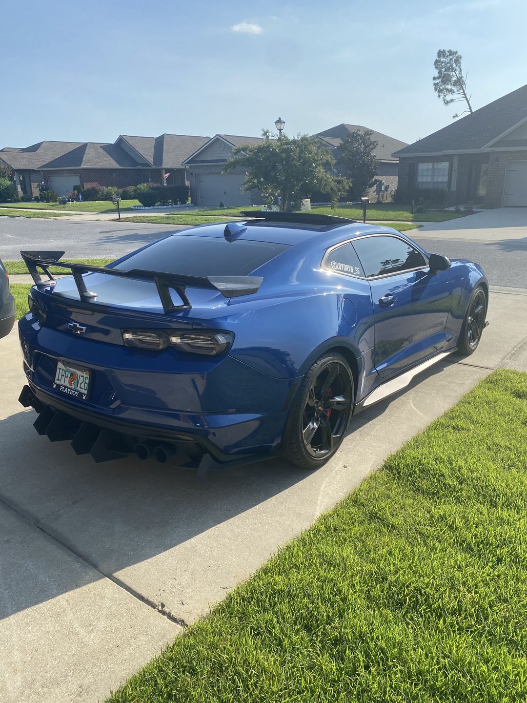 Customer photo review of 2016-2022 Chevy Camaro ZL1 1LE Full Carbon Fiber 1pc Rear Spoiler