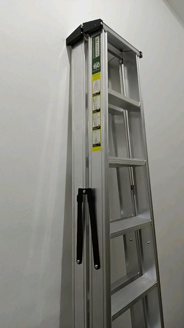Customer photo review of ✨READY STOCK✨ ALUCLASS GENUINE - Heavy Duty Aluminium Welded Ladder (8 Steps Double Sided) AL-DWL70-8S