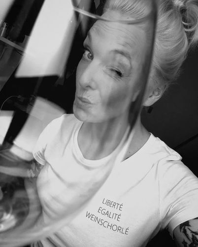 Customer photo review of Weinschorlé - Premium Shirt Damen