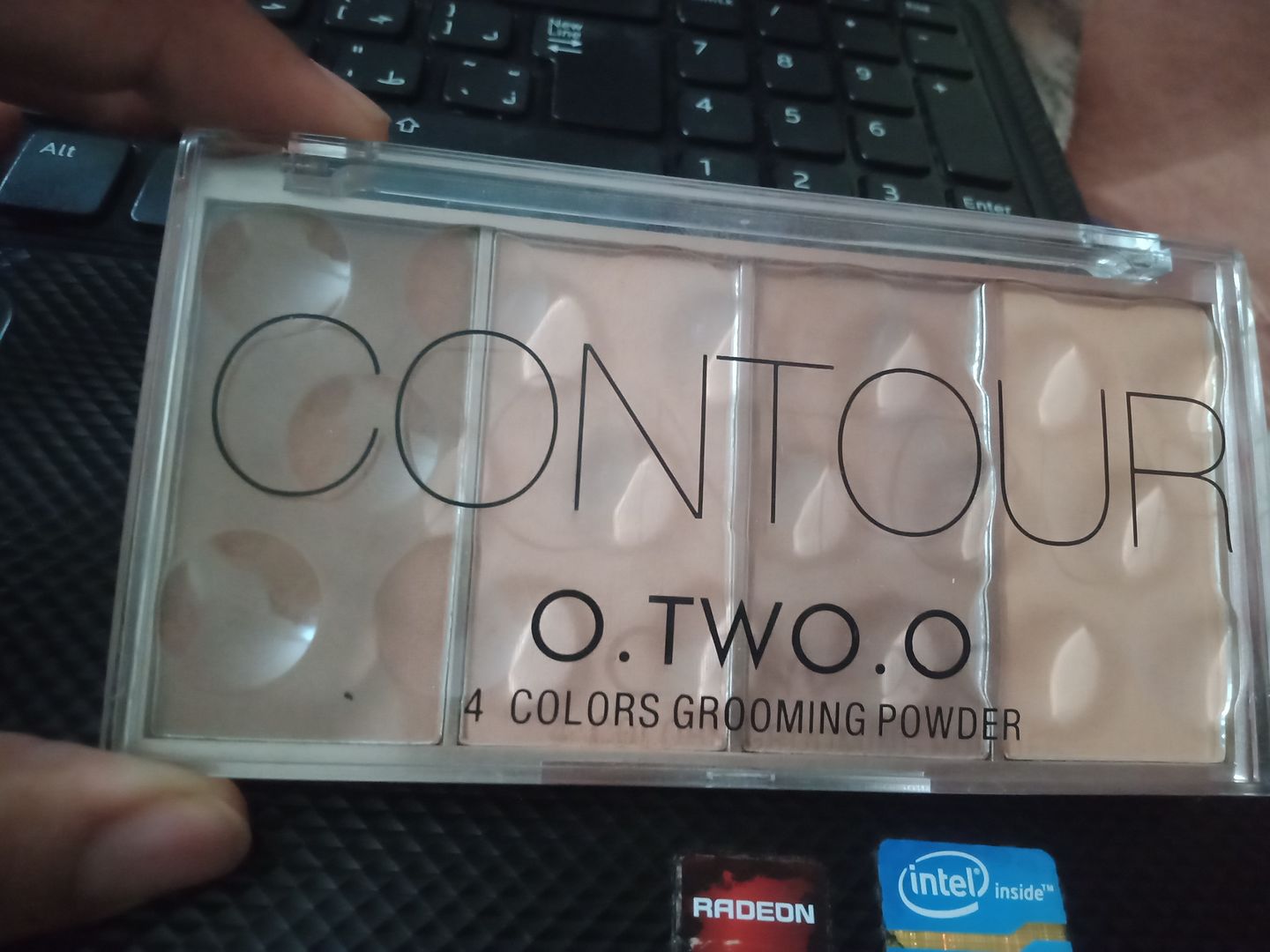 Customer photo review of O.TWO.O 4 COLORS GROOMING POWDER
