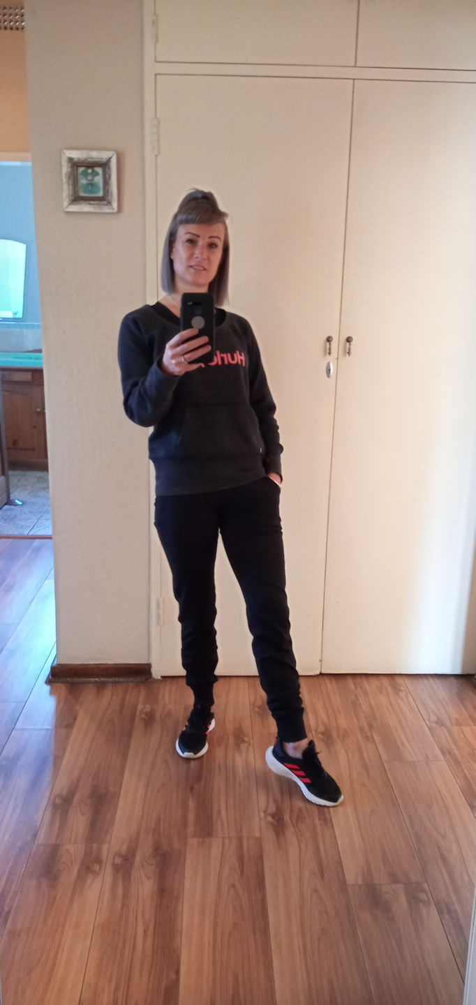 Customer photo review of Shapewear Form fit Joggers - Black