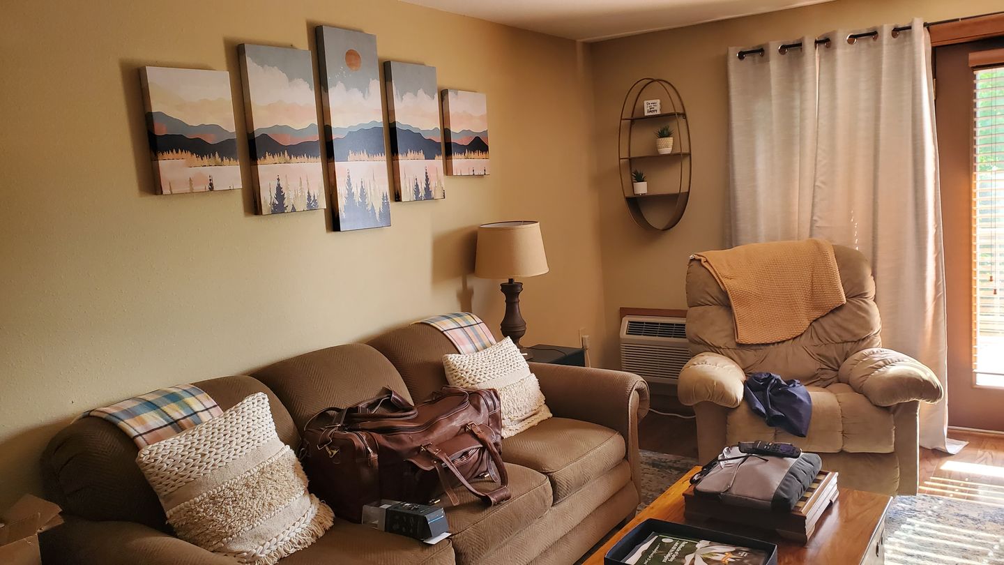 Customer photo review of BOGO: Traveler Weekender Duffle Bag + FREE Toiletry Bag