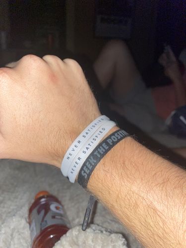 Customer photo review of 3.0 NEVER SATISFIED - WHITE/GOLD