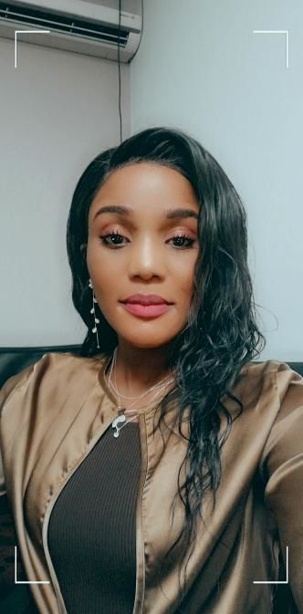 Customer photo review of Brazilian 13x4 Lace Frontal Wig Straight
