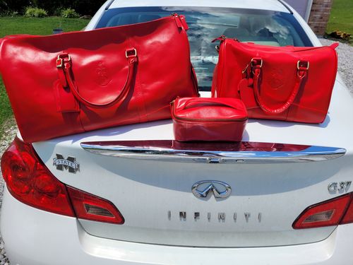 Customer photo review of Delta 3-pc. Leather Luggage pieces-Final sale- No refunds or Exchanges