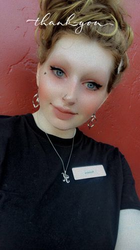 Customer photo review of JuvaBun Messy Bun