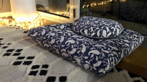 Customer photo review of Eve Paisley - Meditation comfort bundle