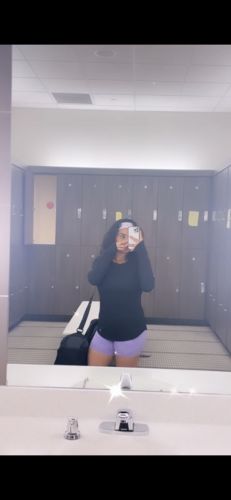 Customer photo review of Lilac Camo Seamless Biker Shorts