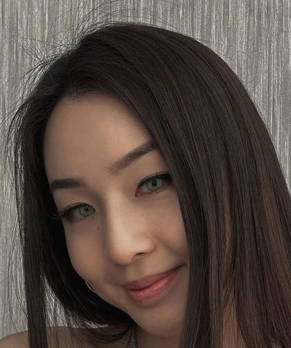 Customer photo review of Cocktail Mint Julep Colored Contact Lenses