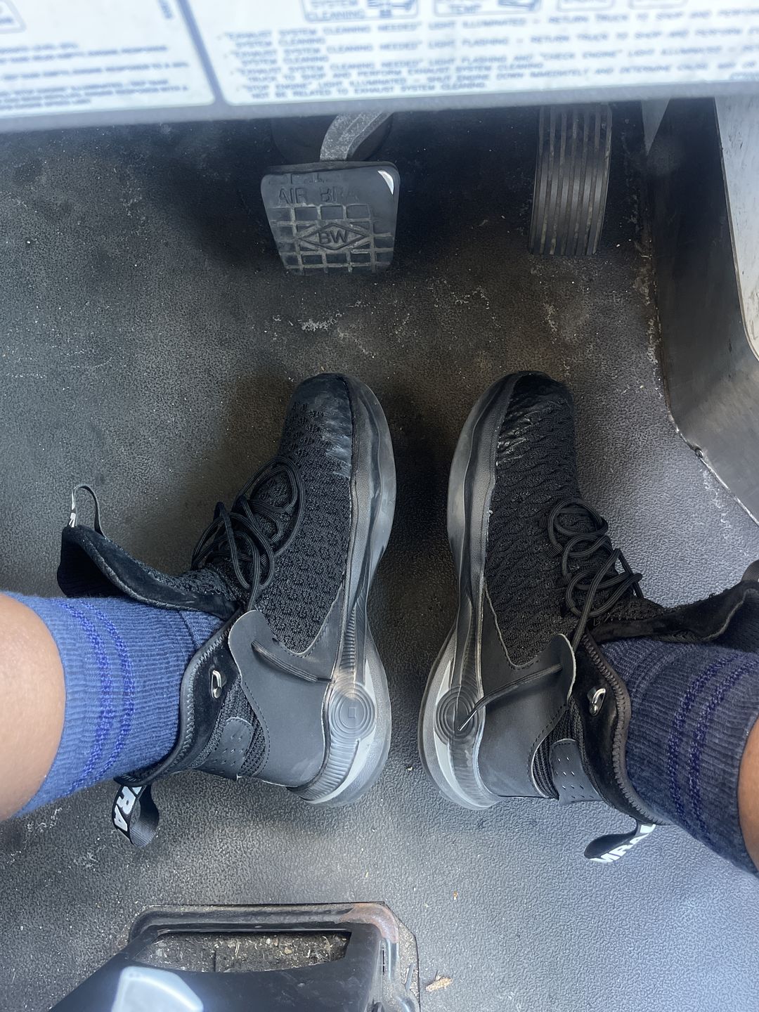 Customer photo review of Maven Unisex Comfortable Steel Toe Work Boots