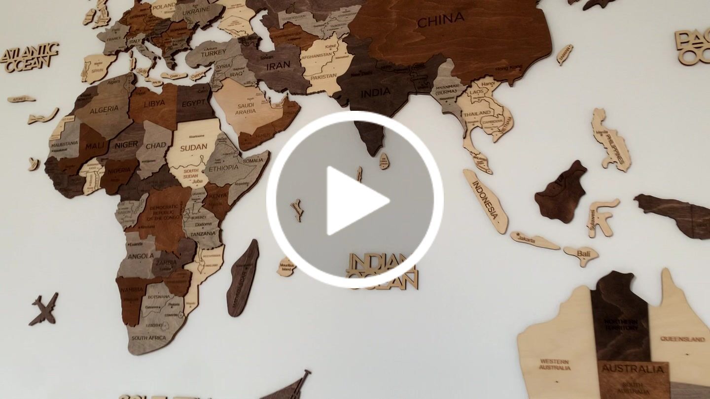 Customer video review of 3D Wooden World Map Cappuccino