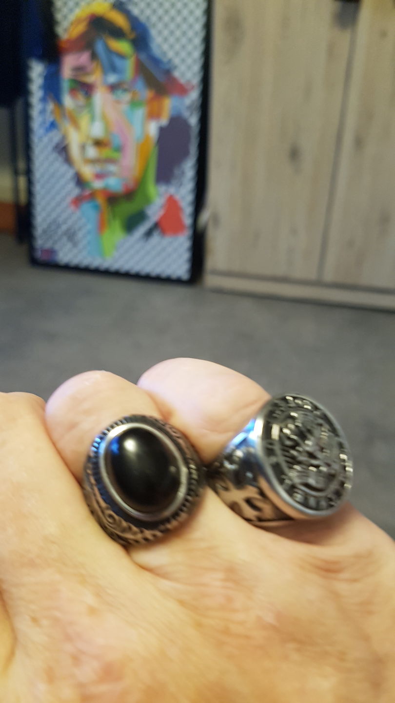 Customer photo review of BLACK EYES.