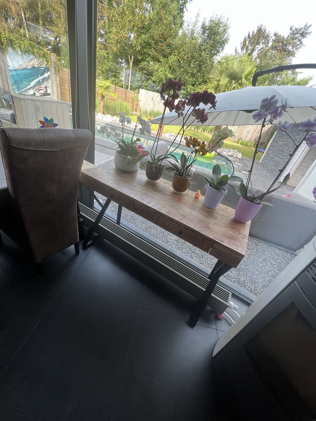 Customer photo review of Sidetable / Dressoir met lades Industrieel Design | Mangohout en Staal | 120x49x80cm