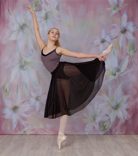 Customer photo review of Kate Fine Art Backdrop White Florals Designed by GQ