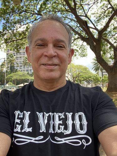 Customer photo review of The Original El Viejo Old School Tee
